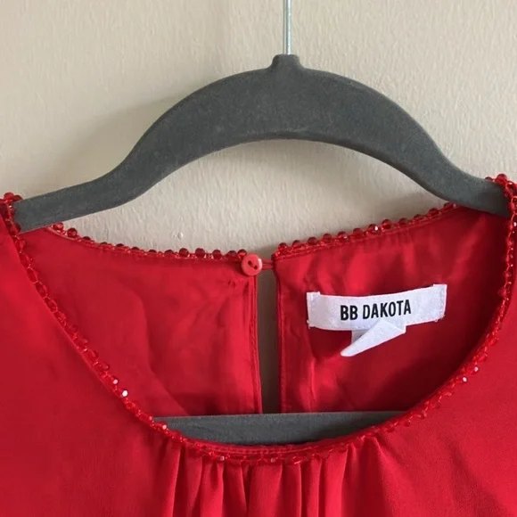 BB Dakota red chiffon mini dress size large pleated bell sleeves rhinestones New - Picture 3 of 8